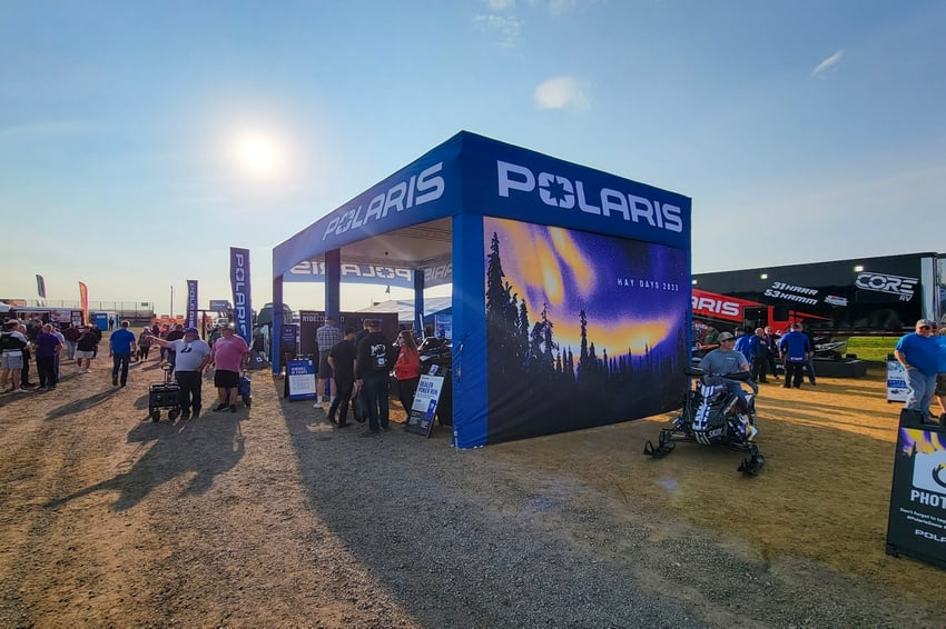 20x40 Flat-top Truss With Photo Backdrop For Polaris
