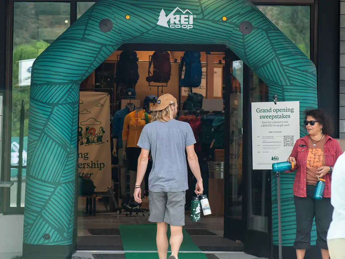 rei_archgate_store